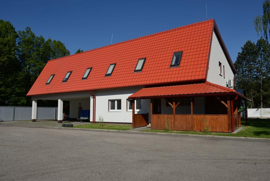 Skolici Stredisko Abena S Ubytovanim Apartment Ostrava Exterior photo