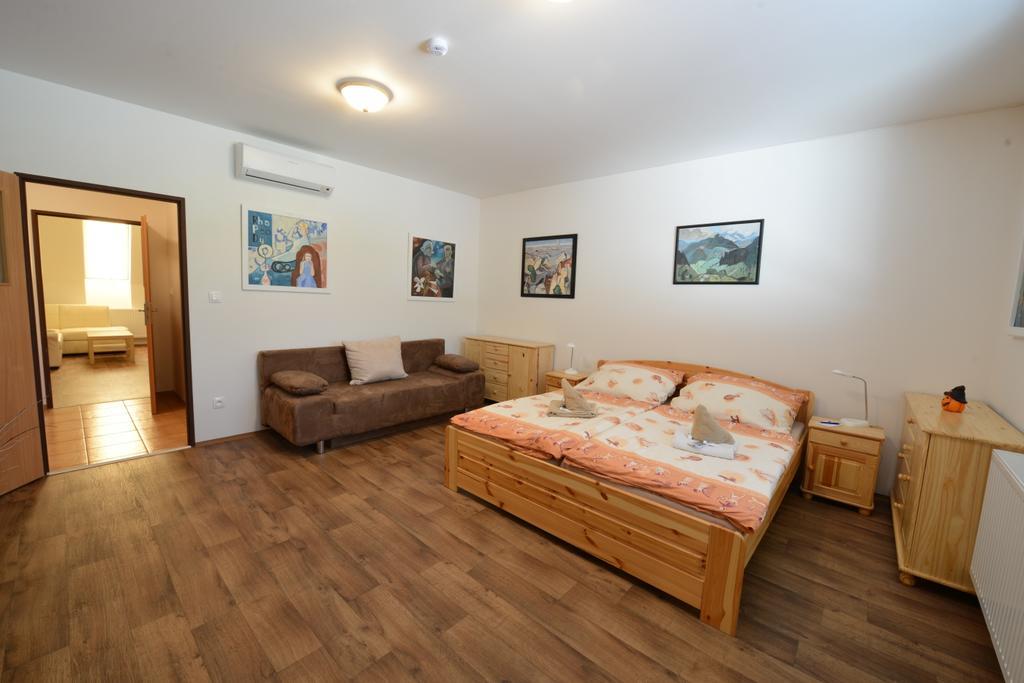 Skolici Stredisko Abena S Ubytovanim Apartment Ostrava Exterior photo